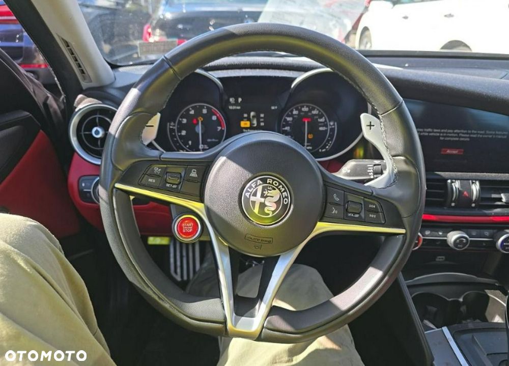 Alfa Romeo Giulia 2.0 Turbo TI Q4 - 7