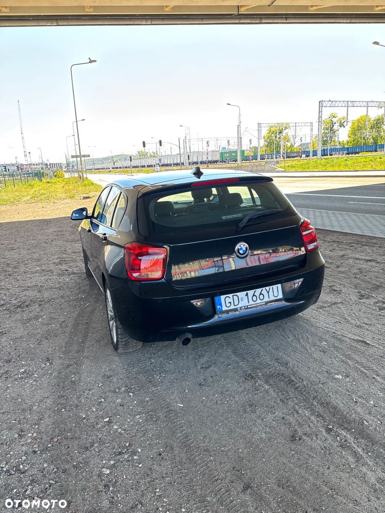 BMW Seria 1 120d Sport Line - 4