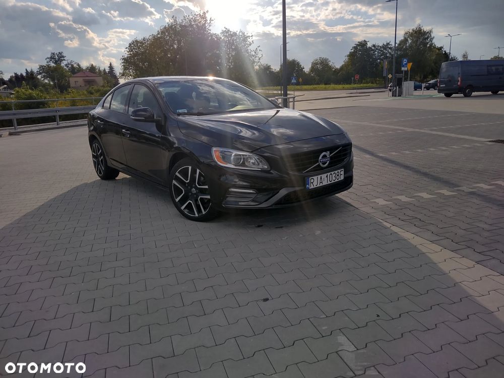 Volvo S60 T5 Drive-E Dynamic Edition (Kinetic) - 2