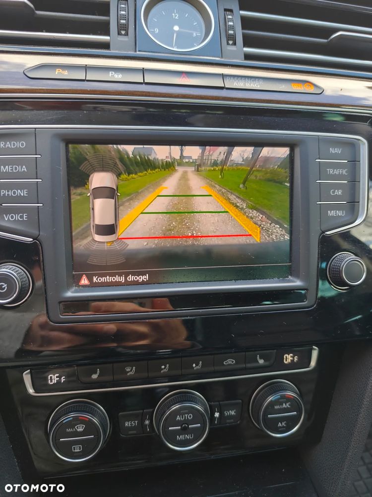 Volkswagen Passat 1.6 TDI SCR DSG Business - 12