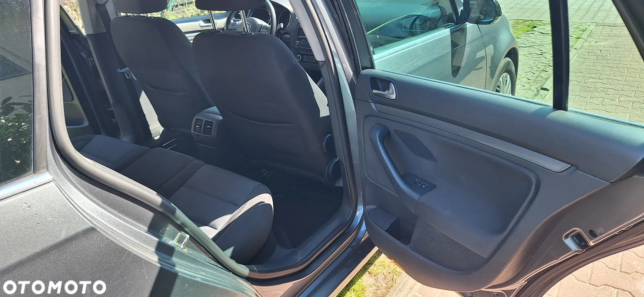 Volkswagen Golf 1.6 TDI DPF Style - 8