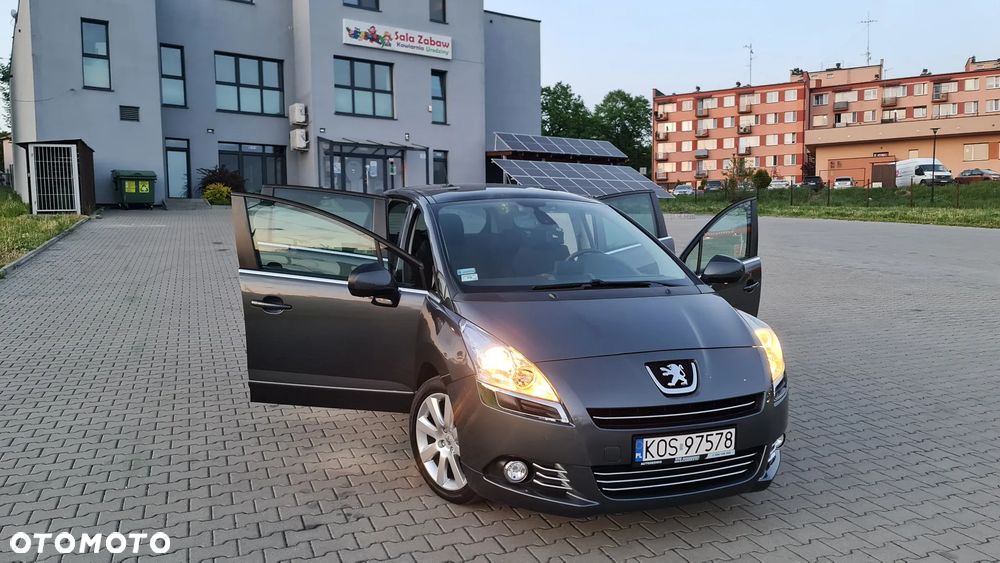Peugeot 5008 1.6 THP Premium + - 1