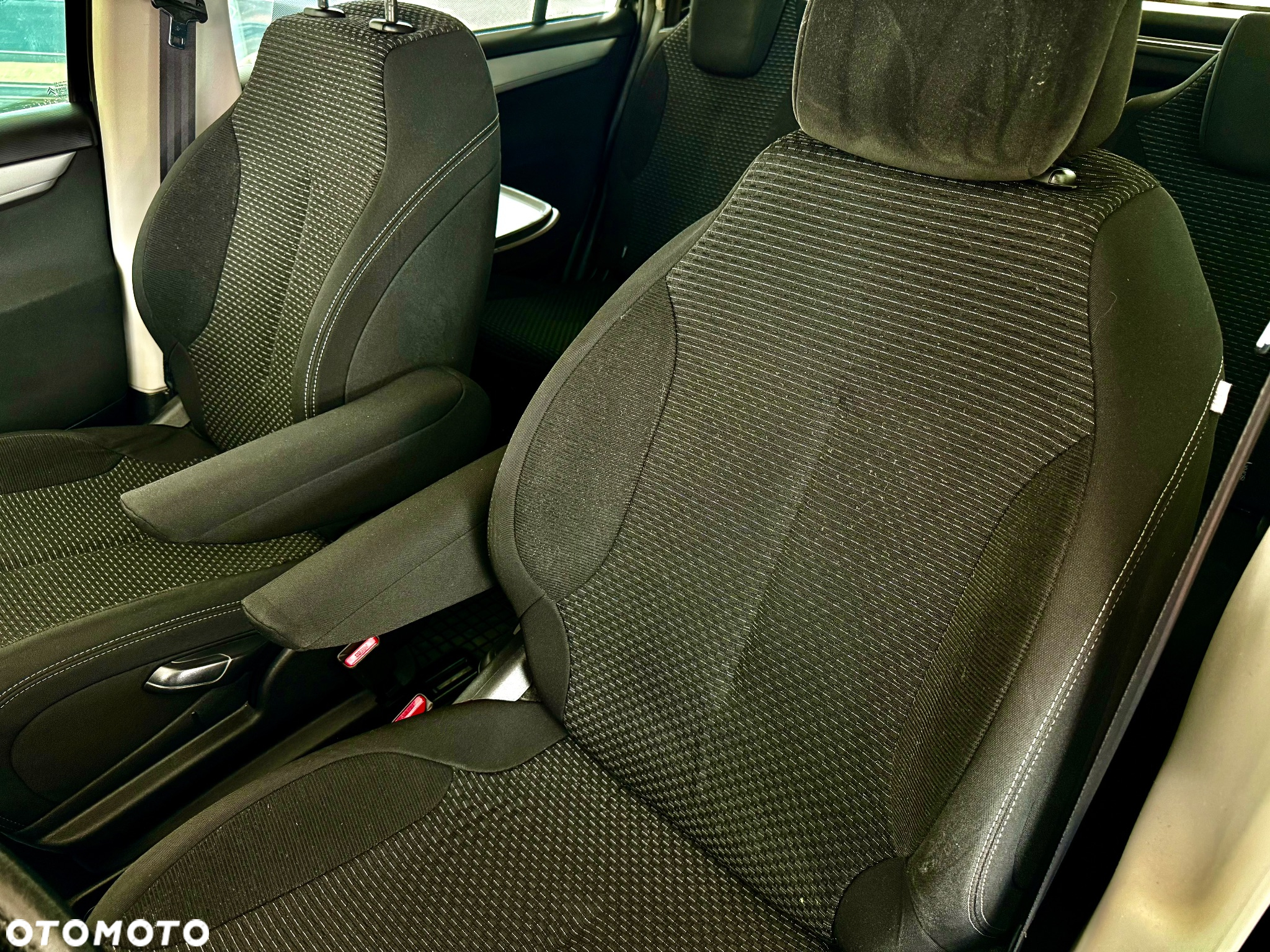 Citroën C4 Grand Picasso 1.6 HDi FAP EGS6 Exclusive - 23