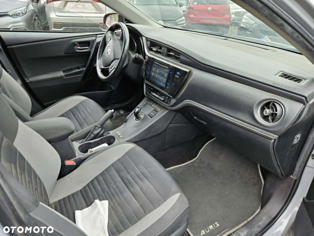 Toyota Auris - 10