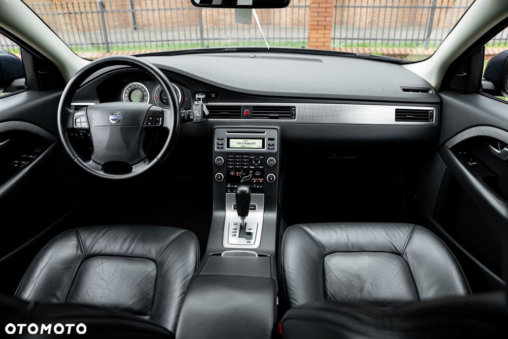 Volvo XC 70 D5 AWD Momentum - 25