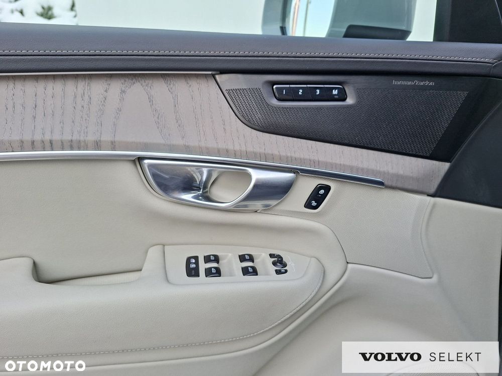 Volvo XC 90 - 31