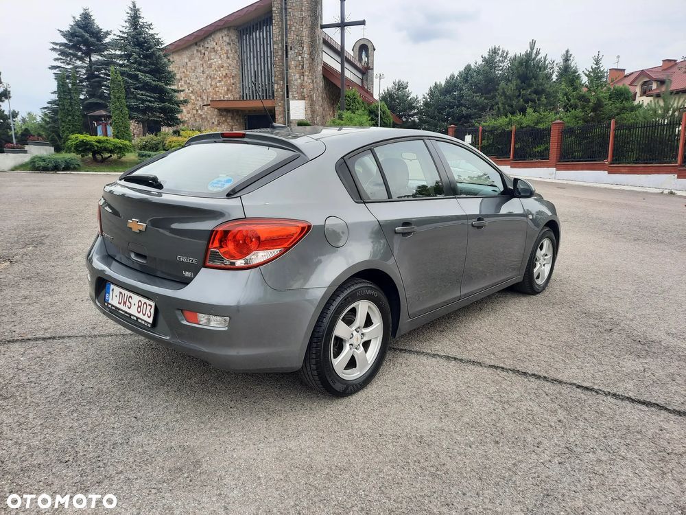 Chevrolet Cruze 1.6 LS+ - 3
