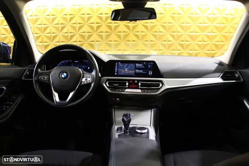 BMW 330 e Auto - 13