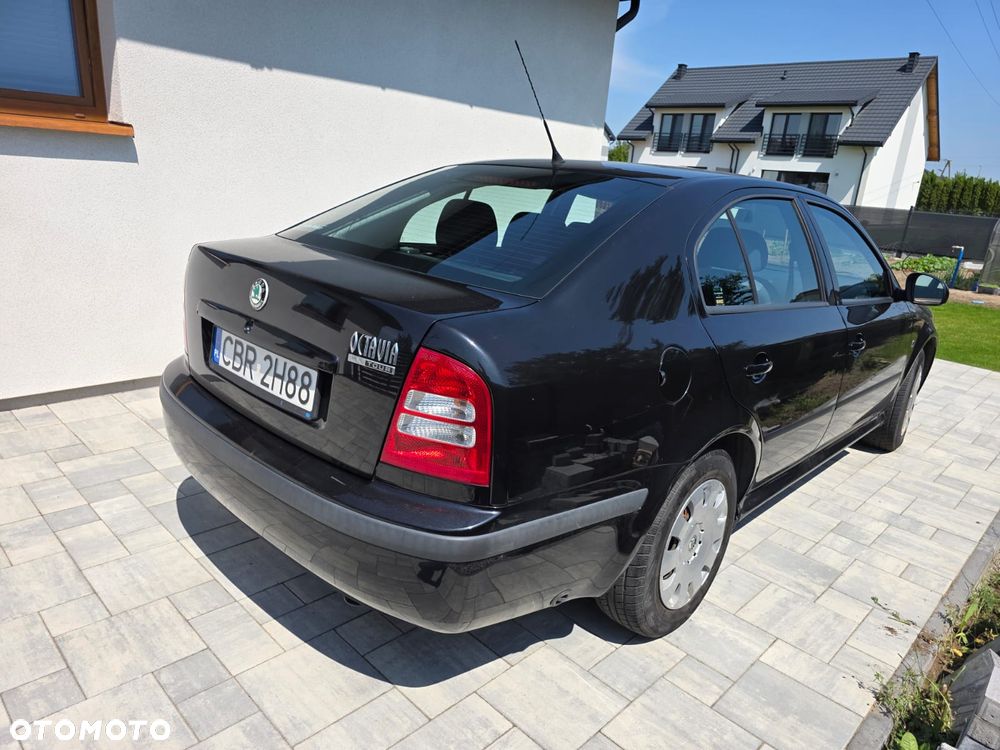 Skoda Octavia 1.6 Tour - 4