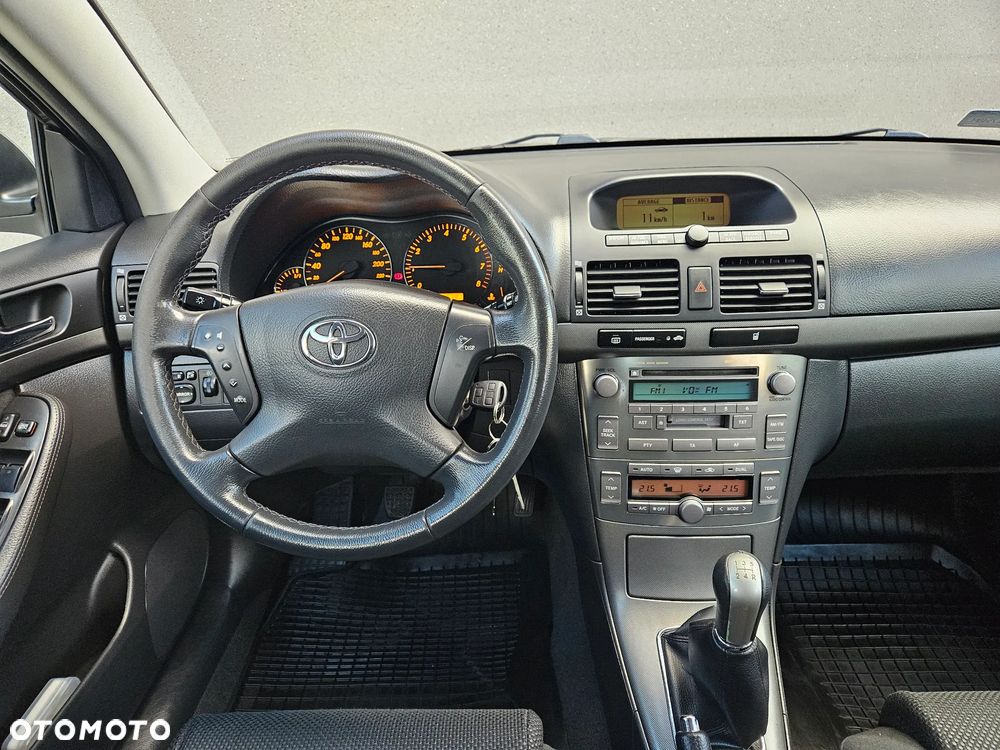 Toyota Avensis - 28