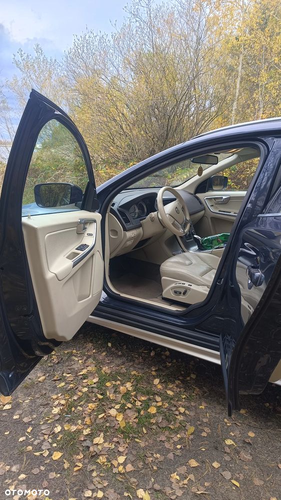 Volvo XC 60 D5 AWD Momentum - 8