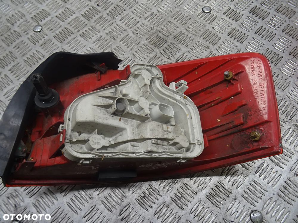 AUDI A3 8P 03-07 2.0 TDI LAMPA TYLNA PRAWY TYŁ 8P0945257 - 3