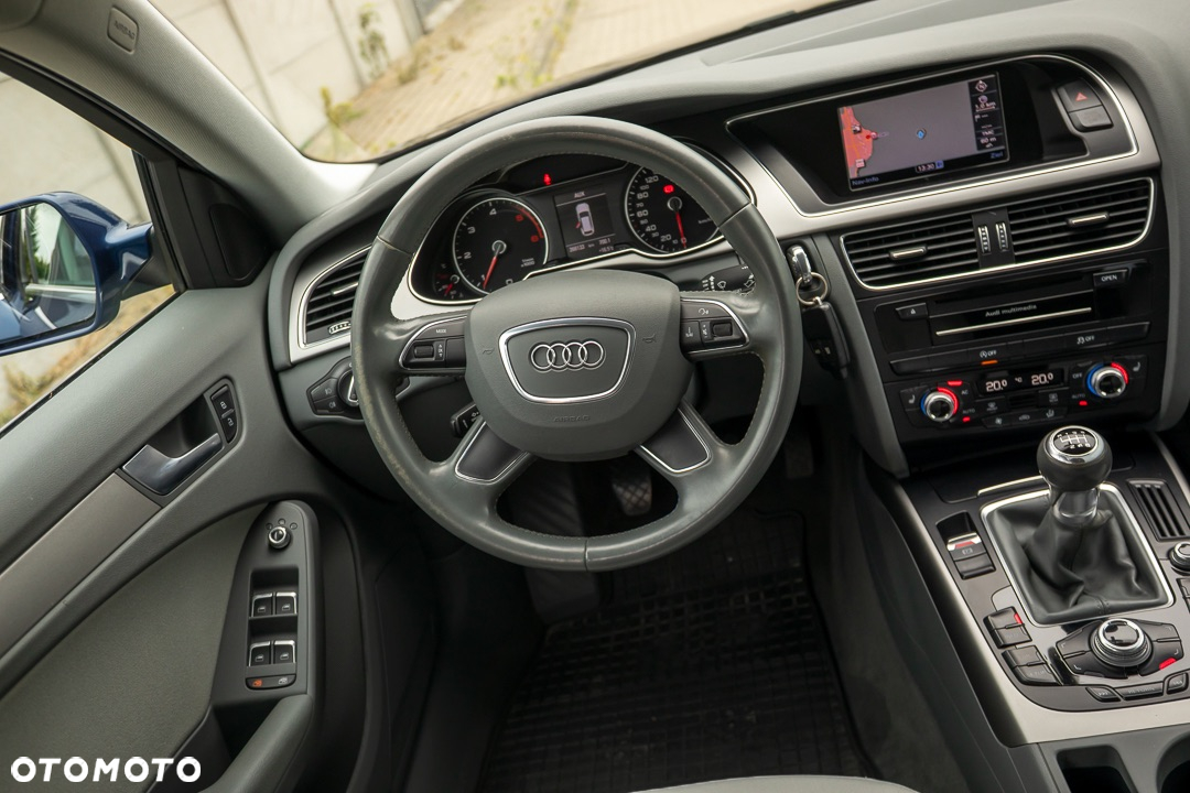 Audi A4 Avant 2.0 TDI DPF Ambiente - 32