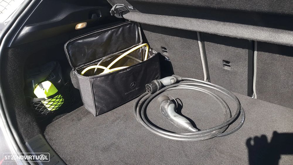 Mercedes-Benz EQA 250+ - 41