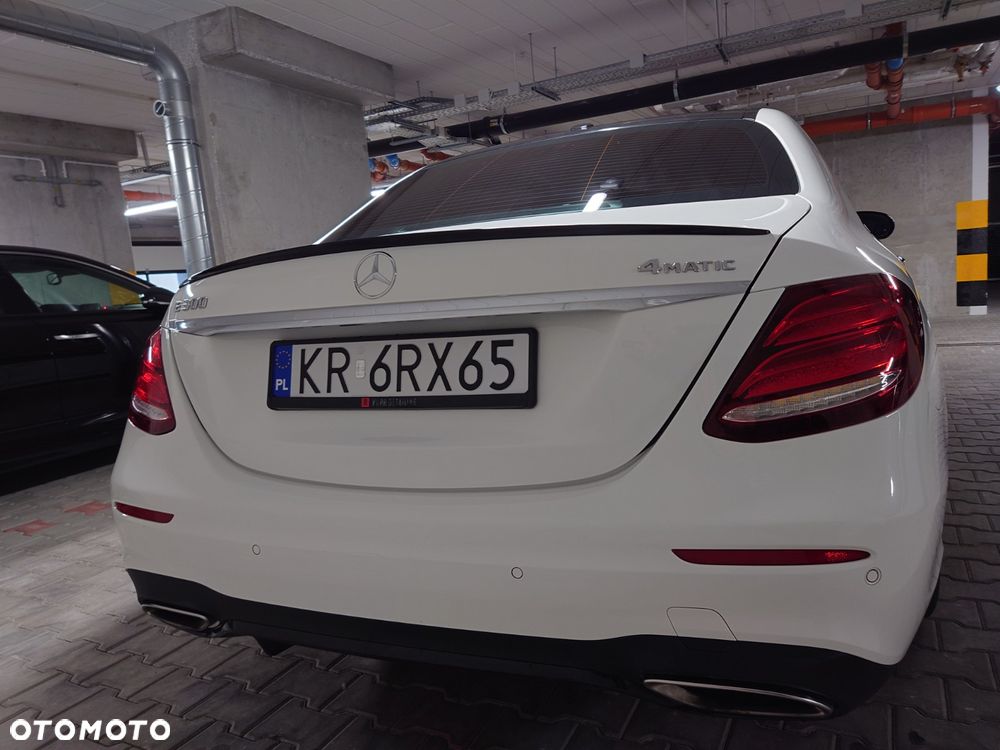 Mercedes-Benz Klasa E 300 9G-TRONIC AMG Line - 3