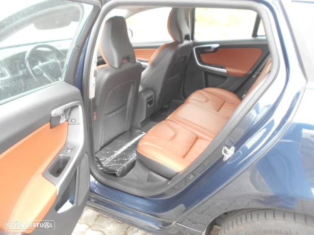 Volvo V60 - 10