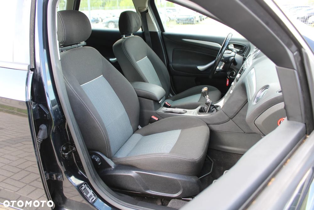 Ford Mondeo - 23