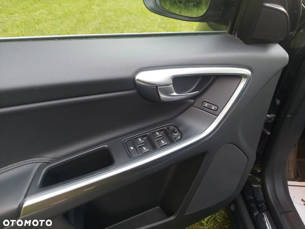 Volvo XC 60 D4 AWD Geartronic Summum - 13