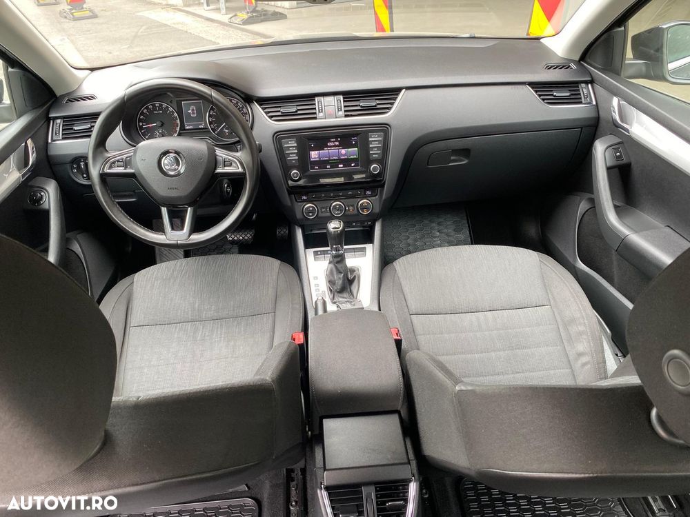 Skoda Octavia 1.6 TDI DSG Ambition - 17