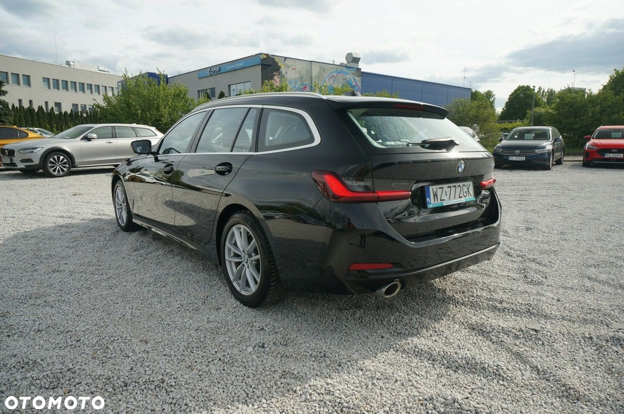 BMW Seria 3 320i - 7