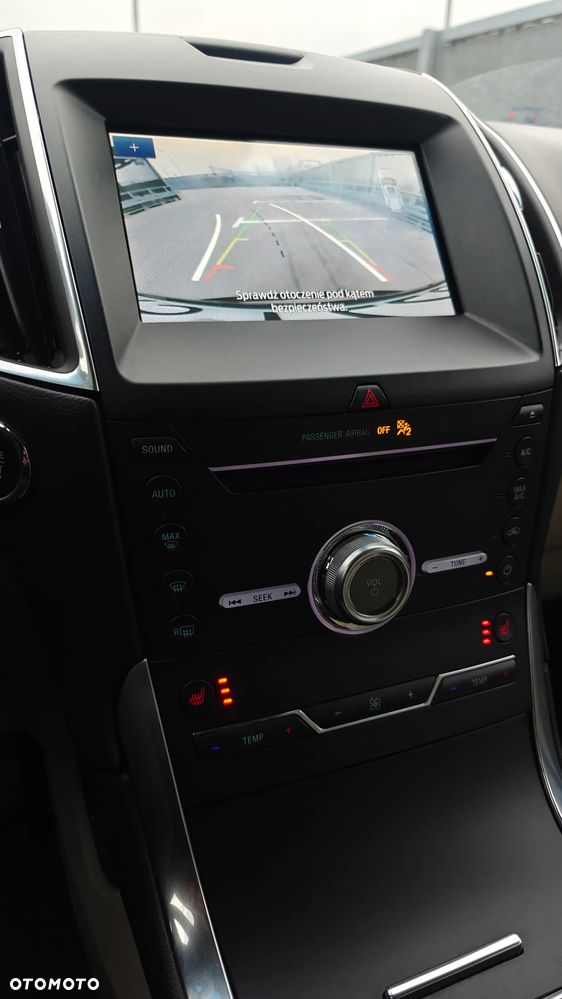 Ford Edge 2.0 EcoBlue Twin-Turbo 4WD Titanium - 24