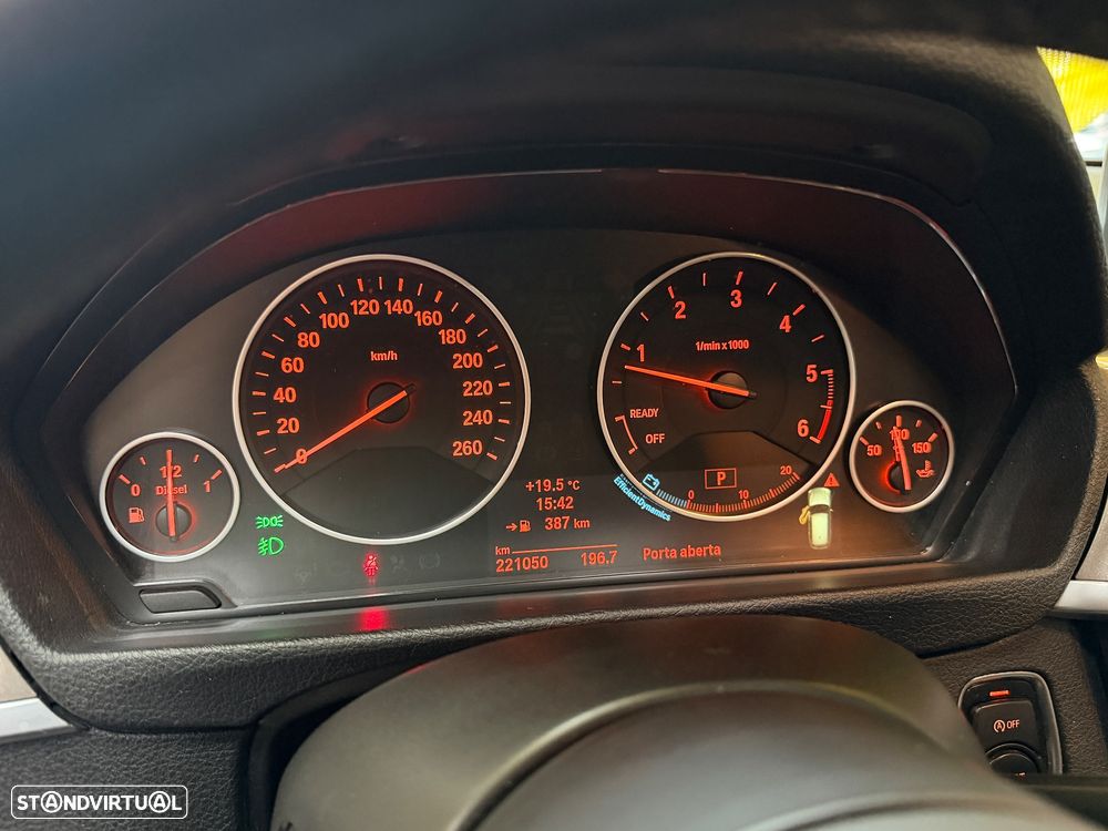BMW 320 d Sport-Aut. Modern Line - 26