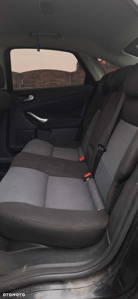 Ford Mondeo - 8