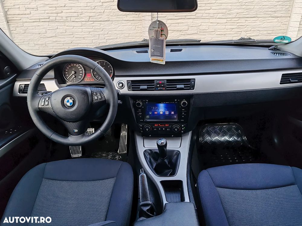 BMW Seria 3 318i - 4
