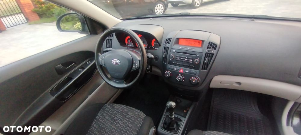 Kia Ceed 1.4 CVVT Attract - 10