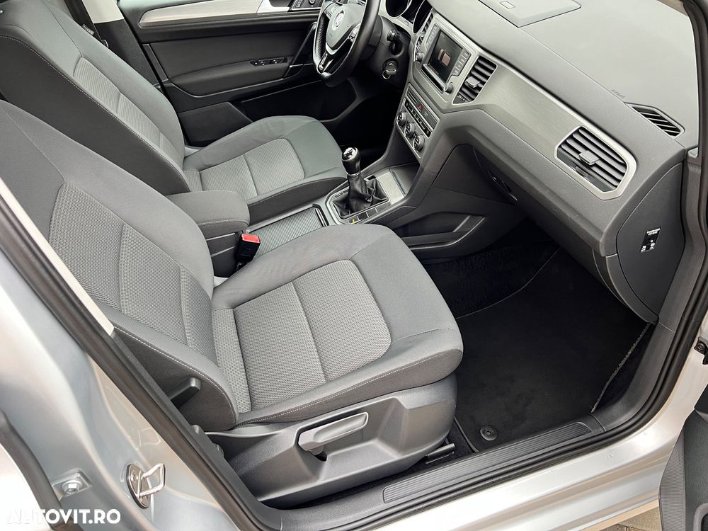 Volkswagen Golf - 31