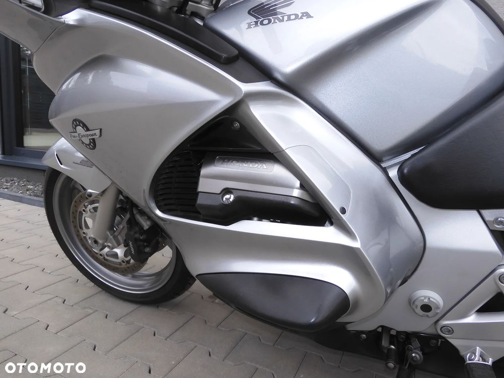 Honda ST - 30