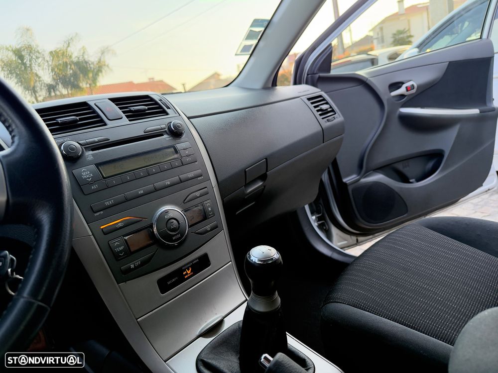 Toyota Corolla 1.4 D-4D - 41