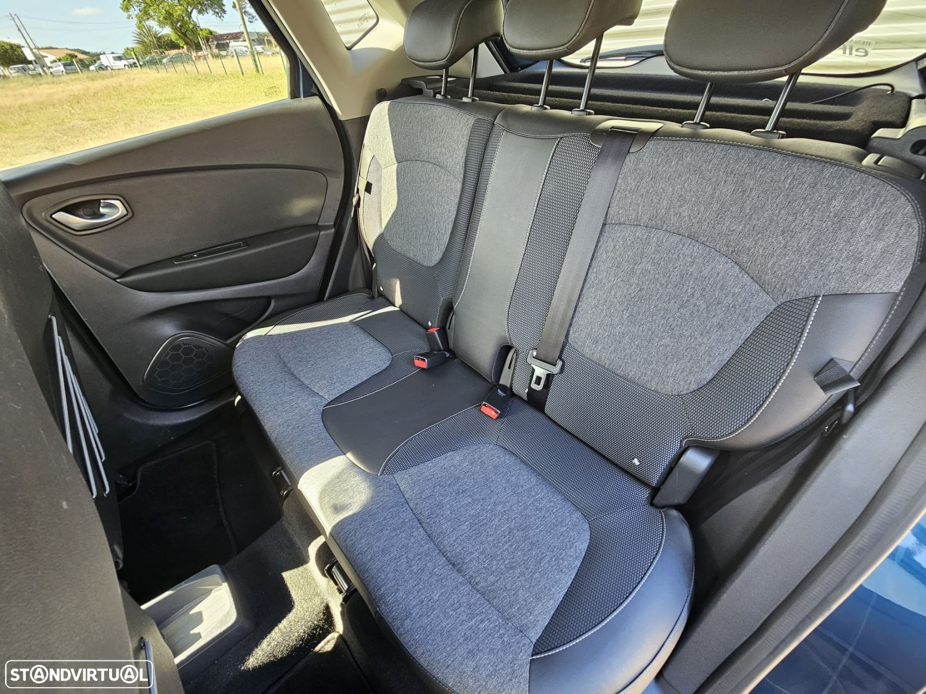 Renault Captur 0.9 TCE Exclusive - 17