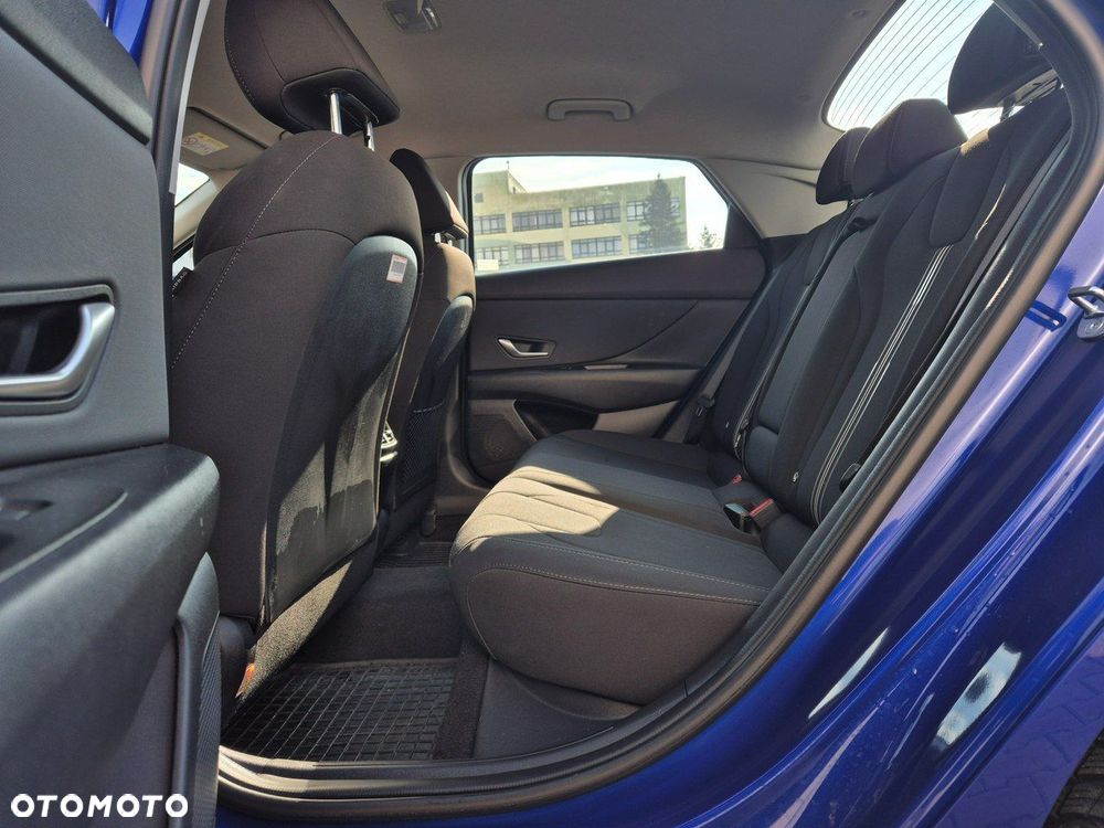 Hyundai Elantra - 15