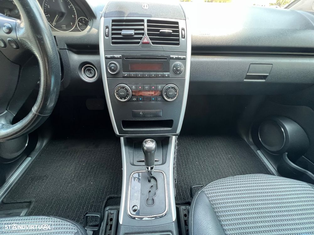 Mercedes-Benz A 150 Classic Automatic - 12