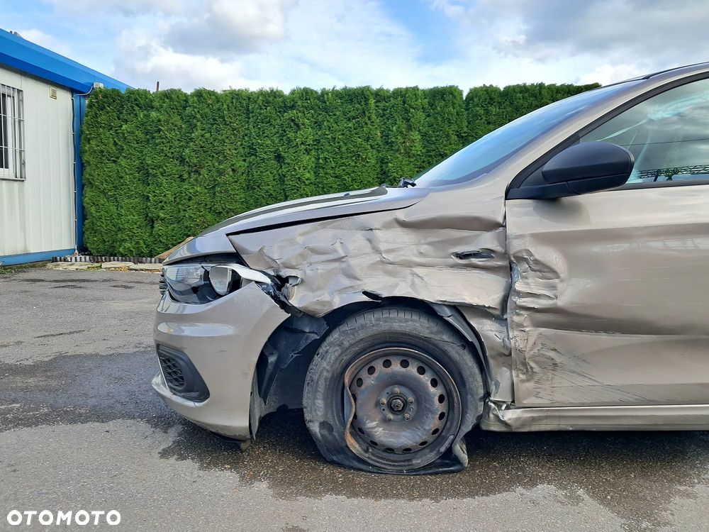 Fiat Tipo - 12