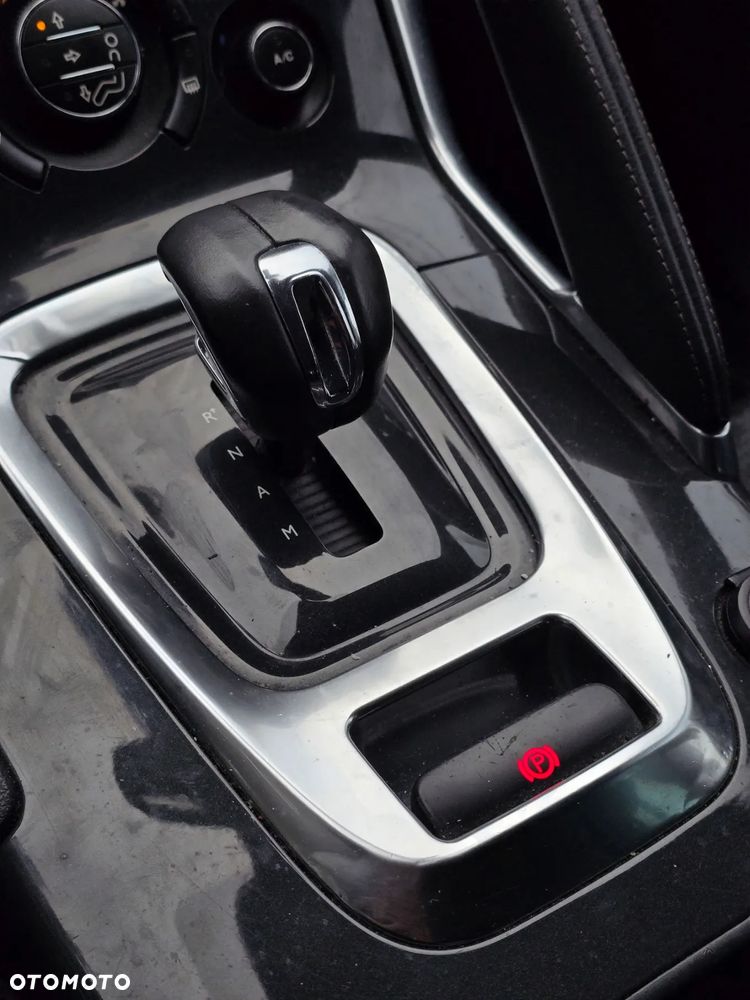 Peugeot 3008 Hybrid4 - 30