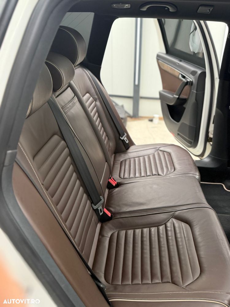 Volkswagen Passat Variant 2.0 TDI DSG BlueMotion Technology Exclusive - 11