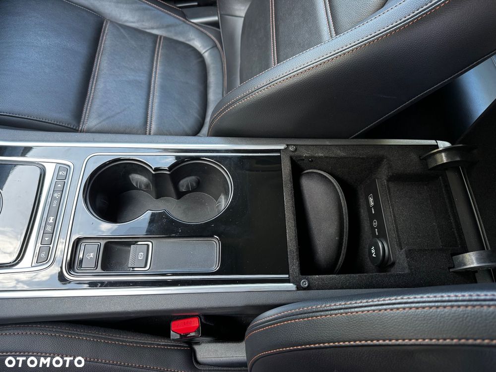 Jaguar XE 2.0 D Prestige - 18
