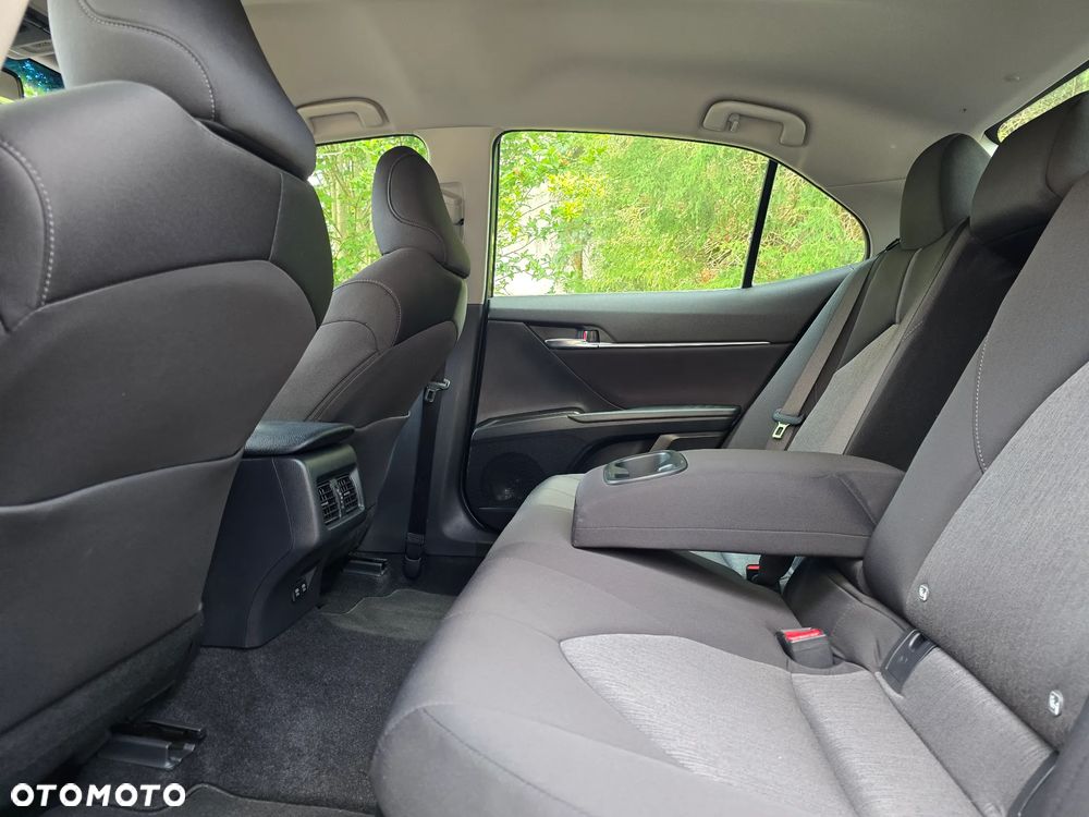 Toyota Camry 2.5 Hybrid Comfort CVT - 28