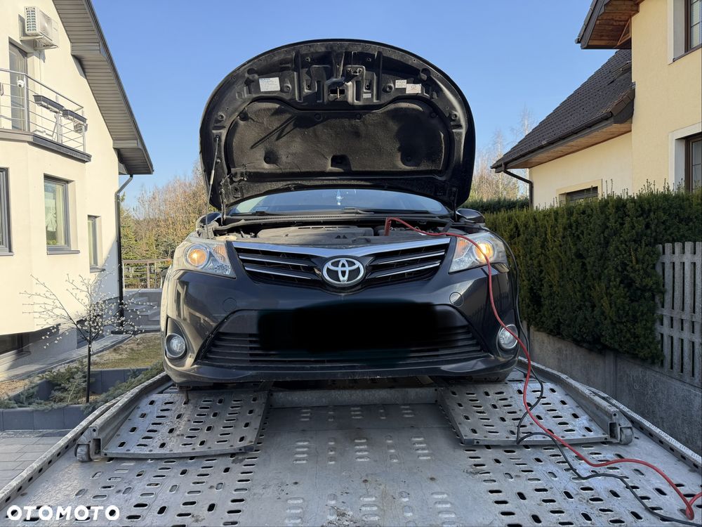 Toyota Avensis - 2