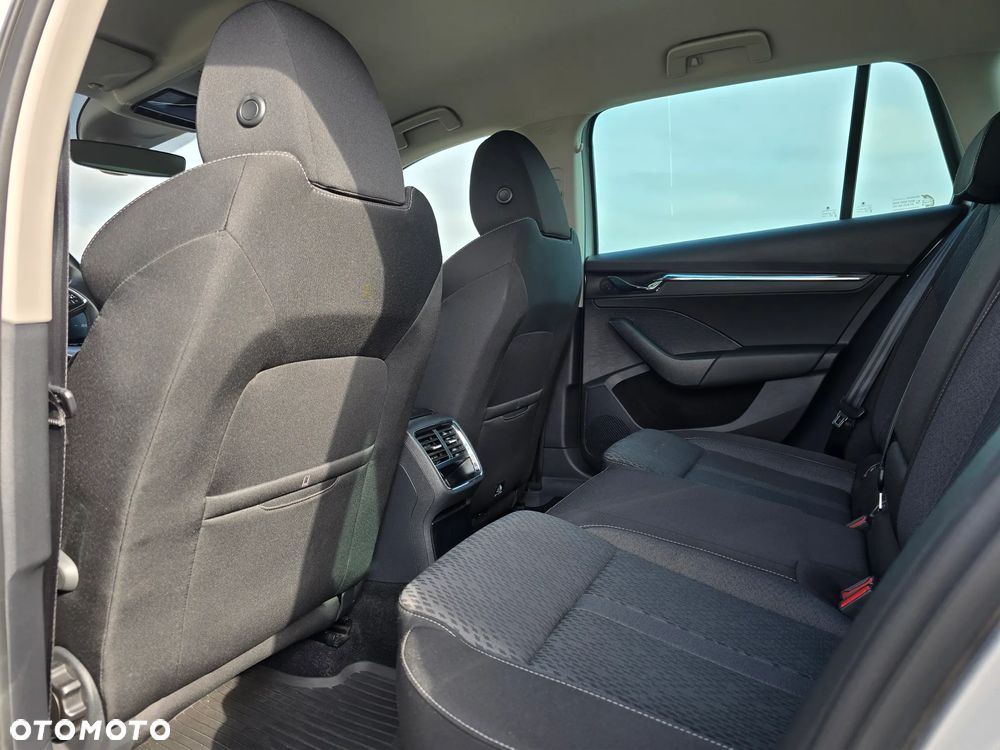 Skoda Octavia 2.0 TDI 4x4 Style DSG - 27