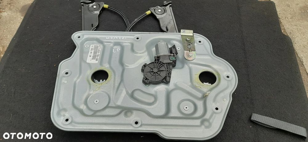 NISSAN QASHQAI I Podnośnik szyby lewy przód 80771jd000 1768 0066 lewy tył 402191a - 1