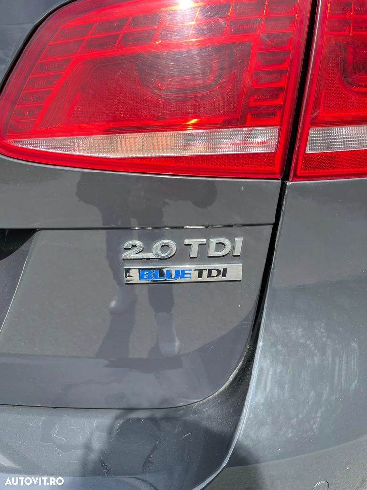Volkswagen Passat Variant 2.0 TDI Blue TDI DSG Comfortline - 19