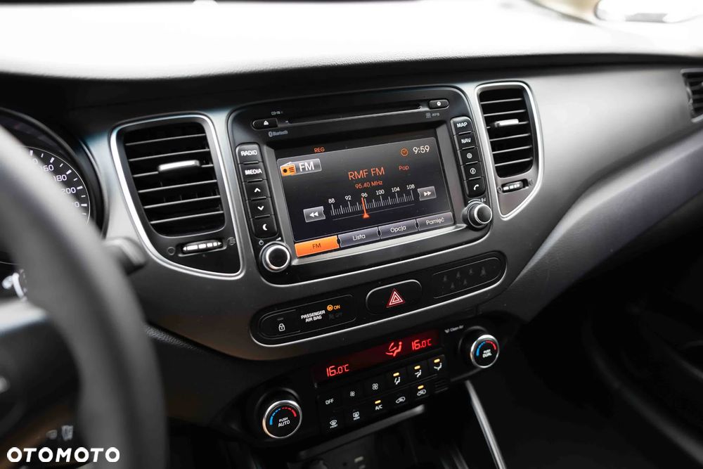 Kia Carens 1.7 CRDi XL 7os - 37