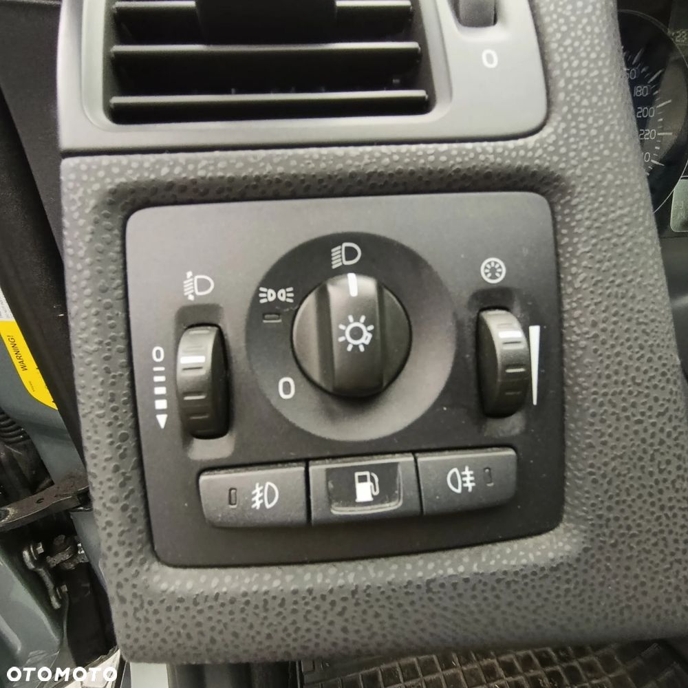 Volvo V50 2.0D R-Design Momentum - 24