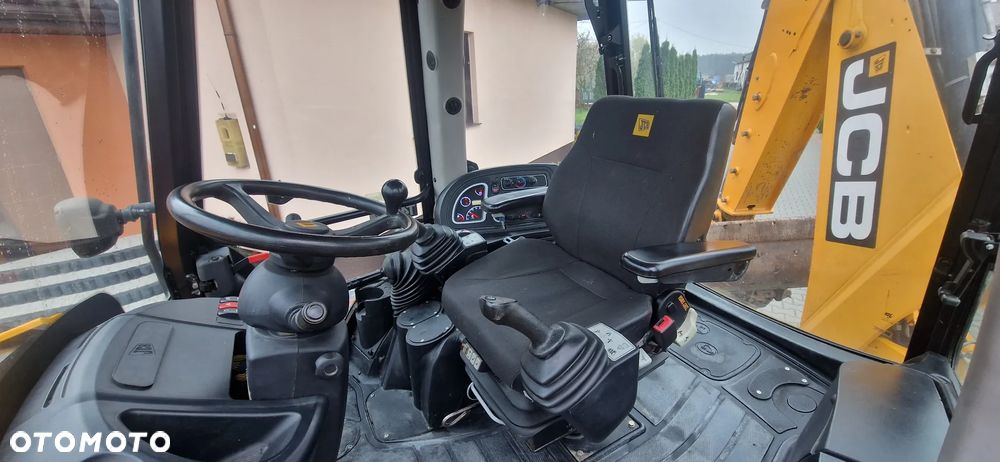 JCB 3cx - 8
