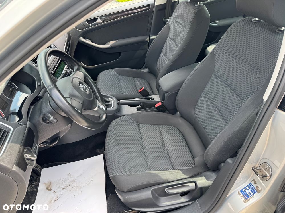 Volkswagen Jetta - 14