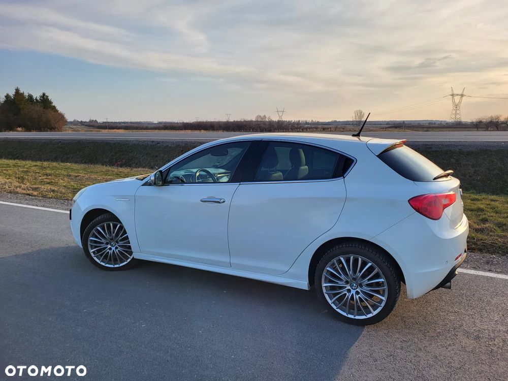Alfa Romeo Giulietta 2.0 JTDM Exclusive - 3