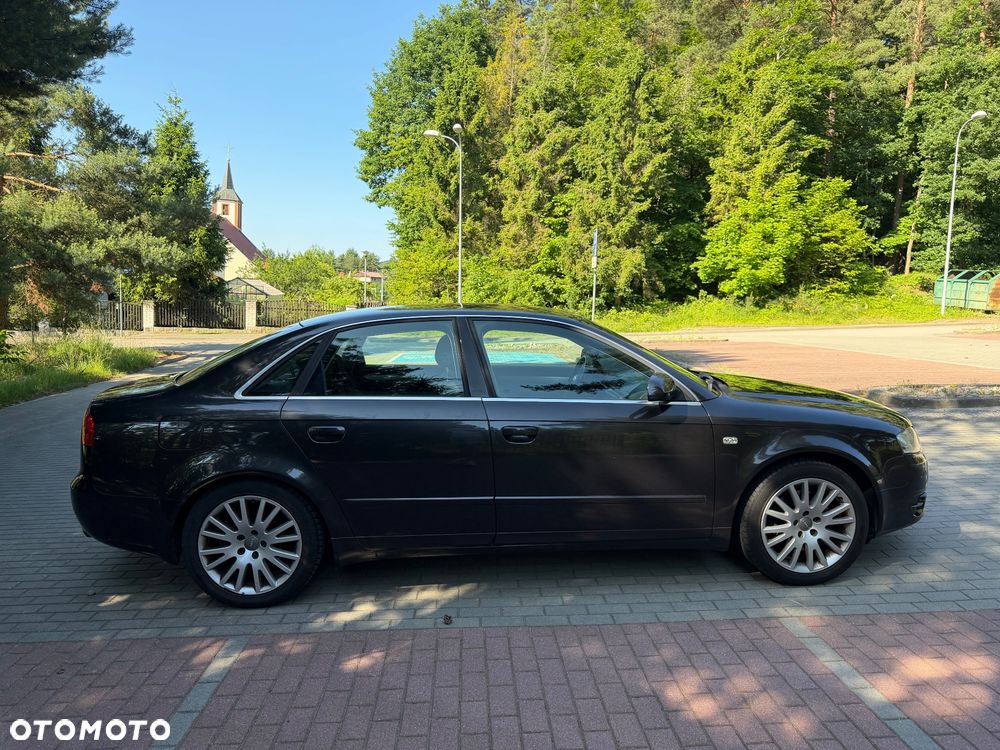 Audi A4 Limousine - 28